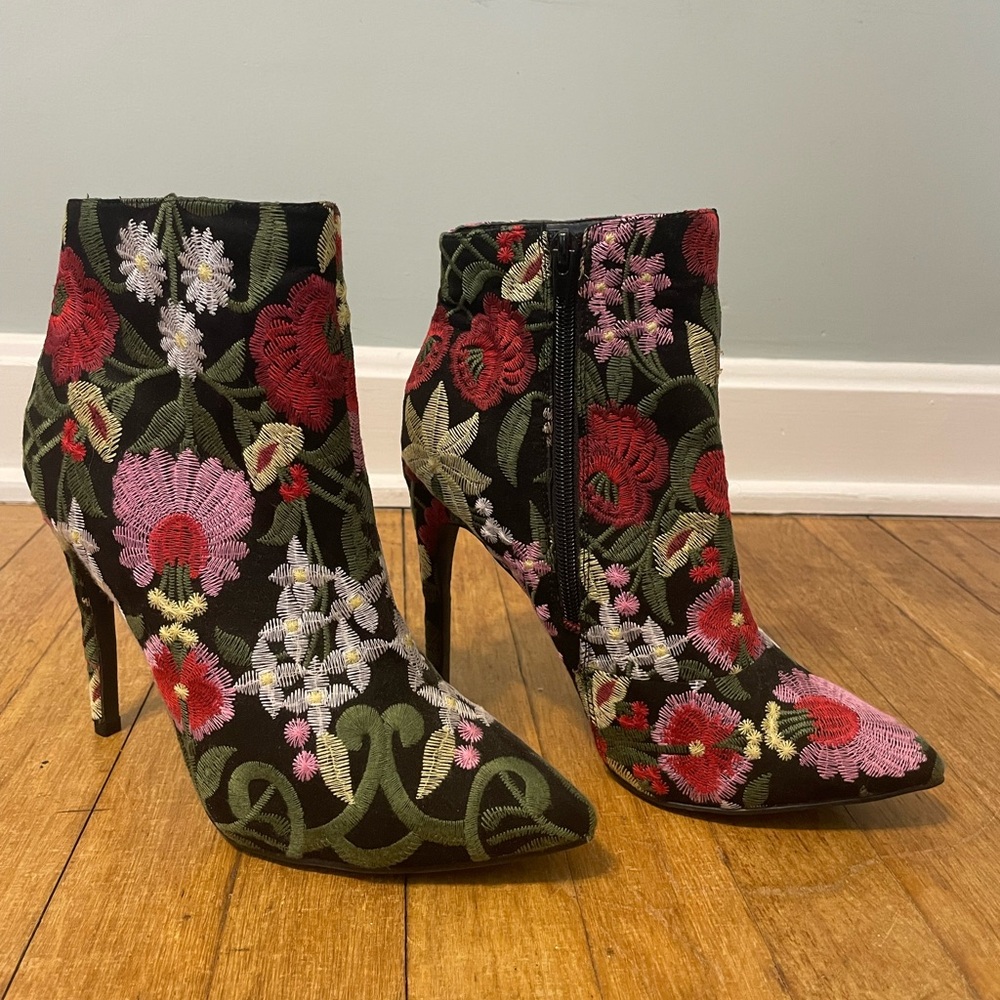 Justfab Maxime embroidered floral stiletto booties, size 8.5